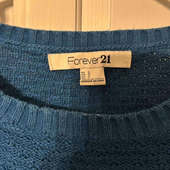 Sweater - Picture 2 of 3